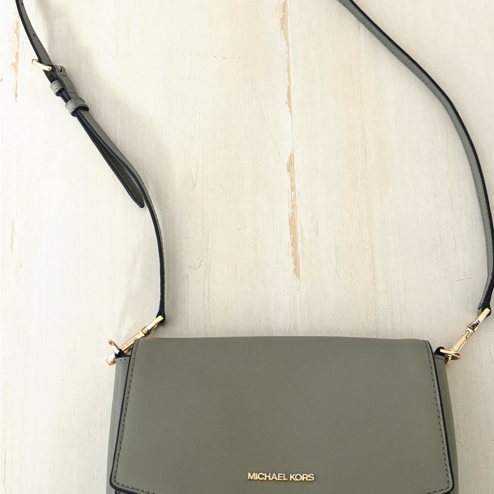 Michael Kors Ellis Medium Flap Messenger Bag - Picture 2 of 4